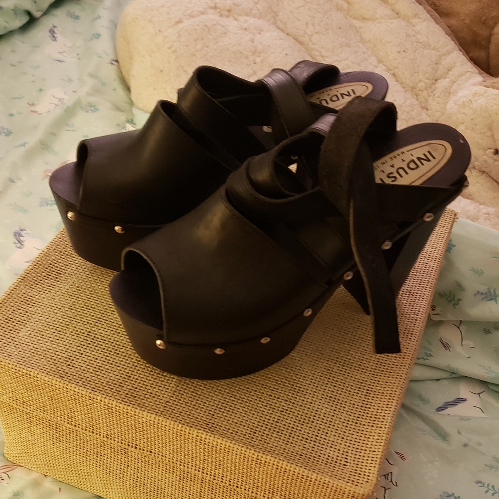 Wooden Mules
